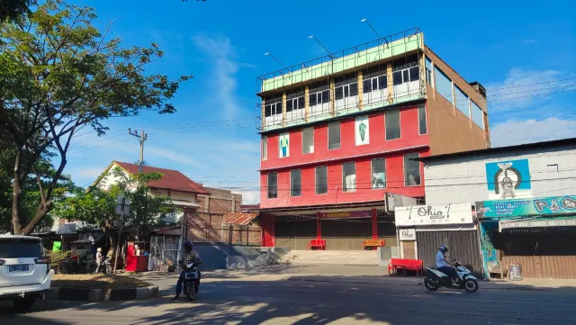Disewakan Toko 3 Pintu 4 Lantai Eks Butik, Stand Alone & Parkiran Basement di Lamteh Banda Aceh