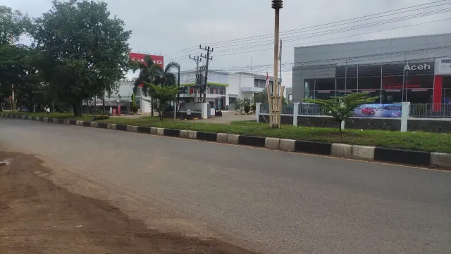 Dijual Tanah Strategis 6.800 Meter di Kawasan Sentral Dealer Mobil Jl. Soekarno - Hatta Lampeuneurut Aceh Besar