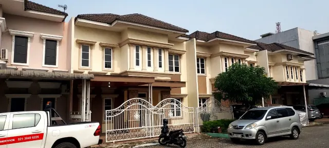 Dijual Rumah Cantik Full Furnish di Komplek Evergreen Ringroad Medan Sunggal