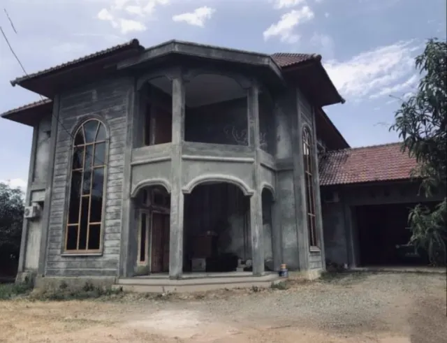 Dijual Rumah Gaya Mediterania di Lahan 1.642 m2 Dekat Terminal Batoh Banda Aceh